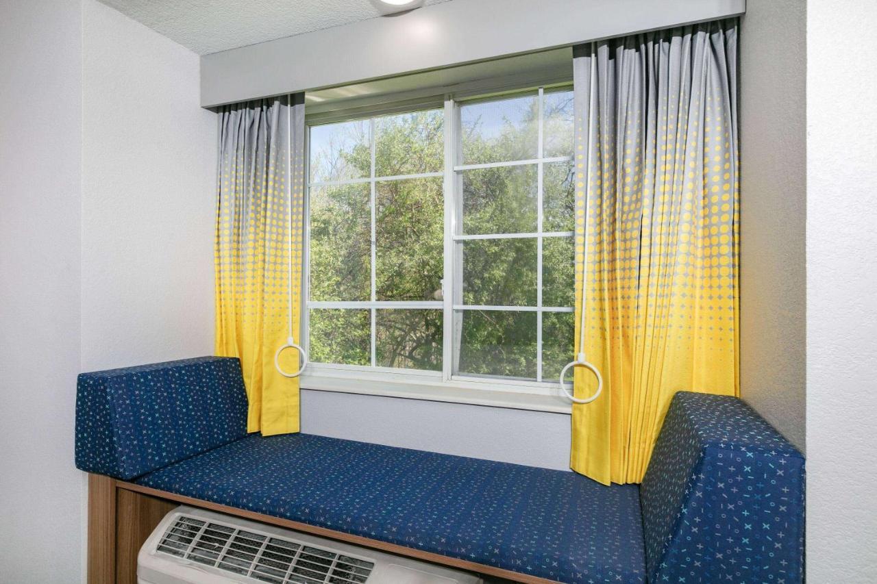 Microtel Inn By Wyndham Beckley Bagian luar foto